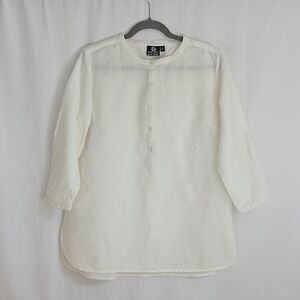 Madison Mathews White Linen Top.  Size Medium